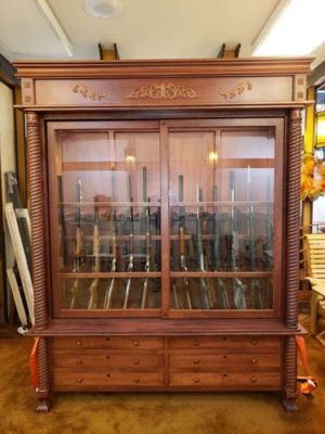Mitcham-24-Gun-Antique-Gun-Cabinet-2021007