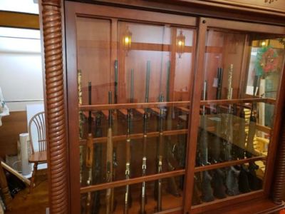 Mitcham-24-Gun-Antique-Gun-Cabinet-2021010