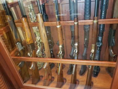Mitcham-24-Gun-Antique-Gun-Cabinet-2021016