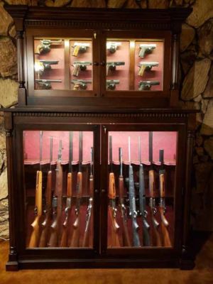 Toomey-12-Gun-Cabinet-Pistol-Display-20200720-012