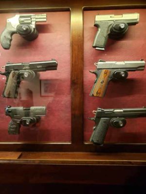 Toomey-12-Gun-Cabinet-Pistol-Display-20200720-038