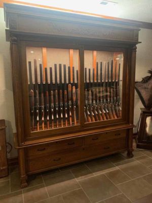 Weber-Antique-Gun-Cabinet-20201218-001