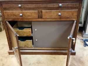 Whisnand-Amish-Gun-Cabinet-with-safe-084523