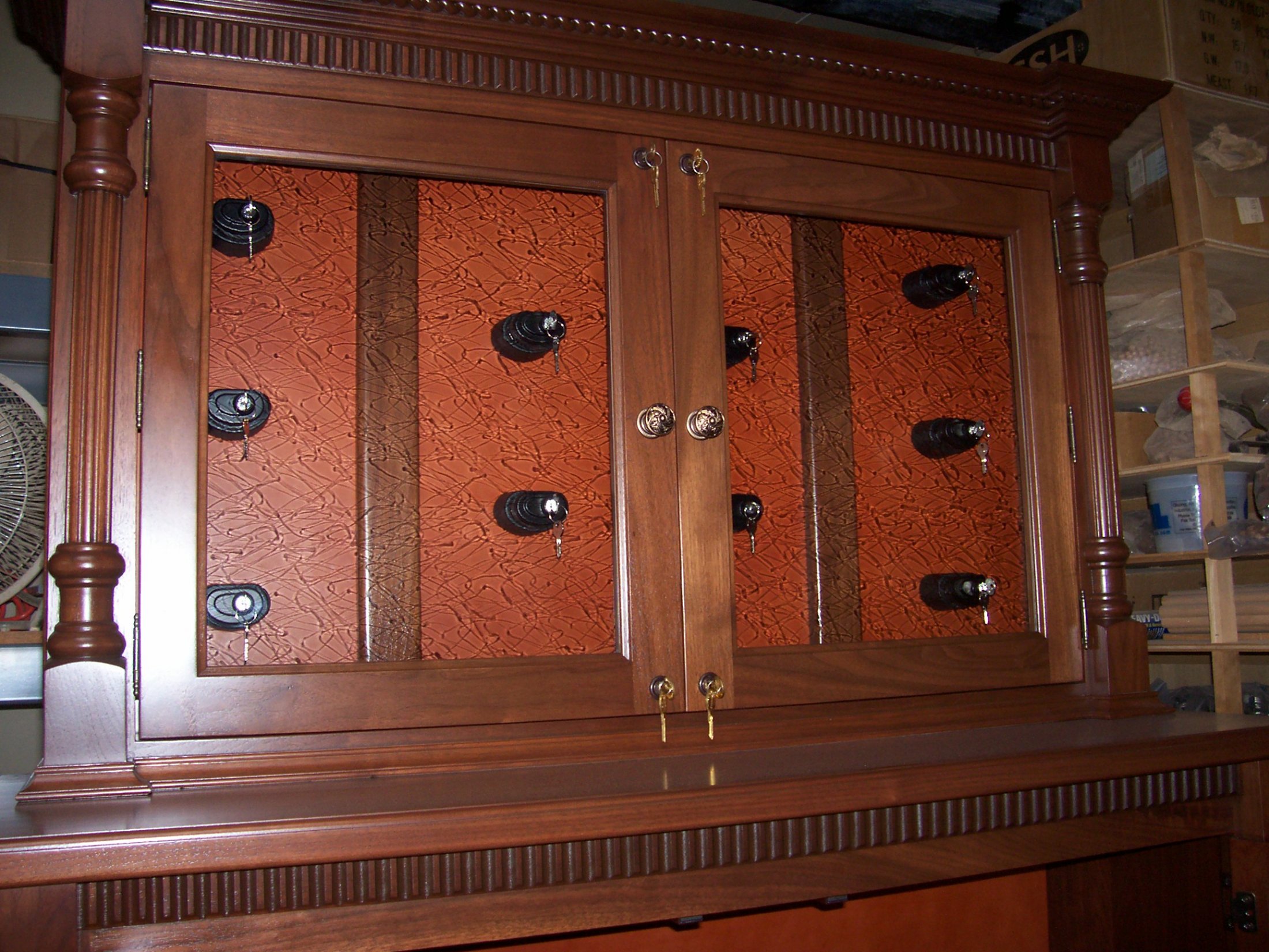 Shanahan-10-pistol-wall-gun-cabinet-100 3217